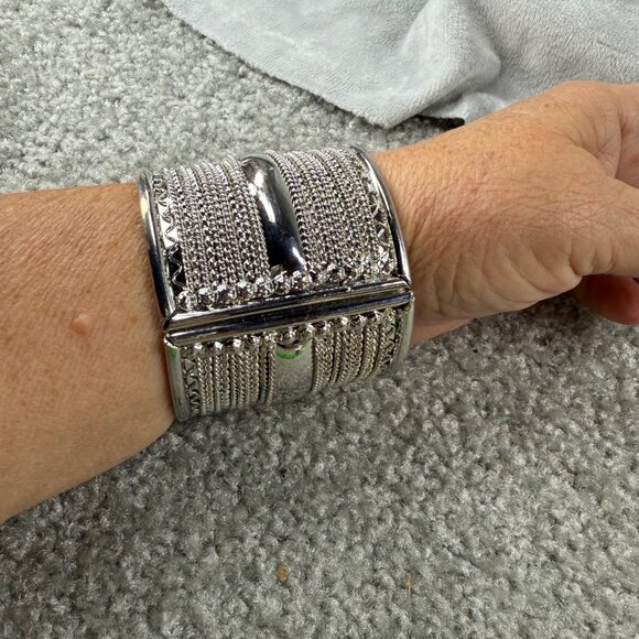 Wide Silver-Tone Hinged Cuff Bracelet Textured Chain Detail Women Boho Gypsy - Picture 8 of 16